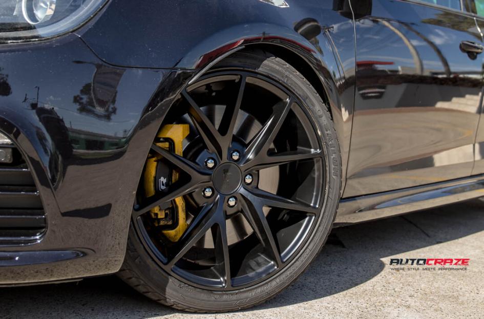 VOLKSWAGEN GOLF MISANO MATTE BLACK